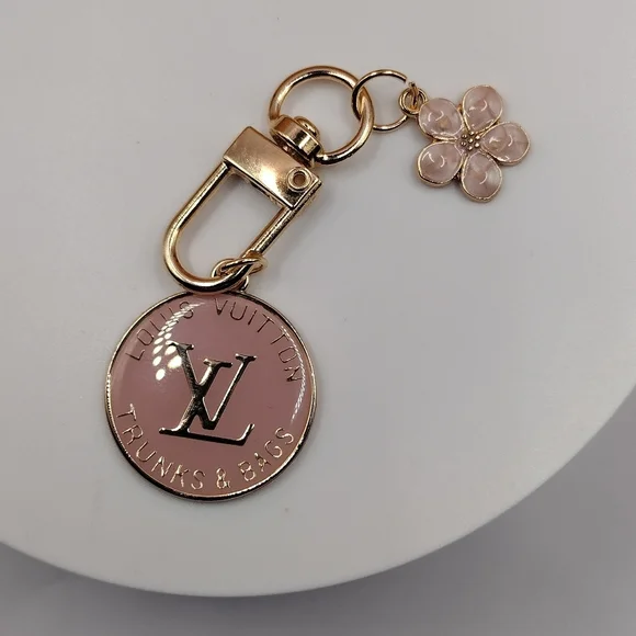 Louis Vuitton Zipper Pull, Authentic. Light Pink, 25mm - Picture 8 of 9